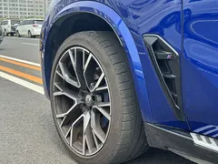 2022 BMW X5 M, синий — фото 11