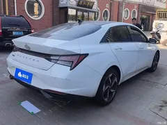 2021 Hyundai Elantra 1.5L CVT LUX Premium — фото 3