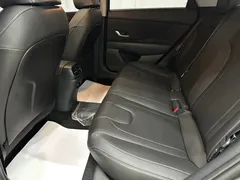 2023 Hyundai Elantra 1.5L CVT LUX Premium — фото 9