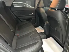 2023 Hyundai Elantra 1.5L CVT LUX Premium — фото 11