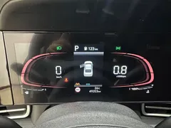 2023 Hyundai Elantra 1.5L CVT LUX Premium — фото 18