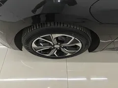 2023 Hongqi E-QM5, чёрный — фото 23