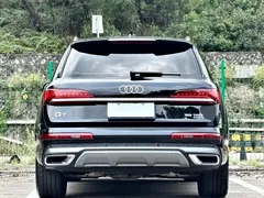 2022 Audi Q7 55 TFSI quattro S line, чёрный — фото 26