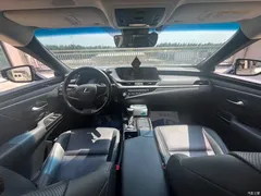 2020 Lexus ES 200 Excellence — фото 13