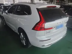 2022 Volvo XC60 B5 4WD Luxury, белый — фото 5