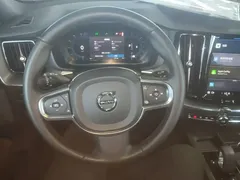 2022 Volvo XC60 B5 4WD Luxury, белый — фото 11