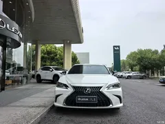 2021 Lexus ES 200 Excellence — фото 2