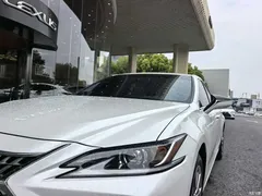 2021 Lexus ES 200 Excellence — фото 6