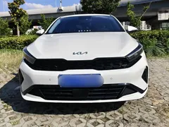 2023 Kia Cerato 1.5L CVT Luxury, белый — фото 2
