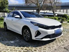 2023 Kia Cerato 1.5L CVT Luxury, белый — фото 3