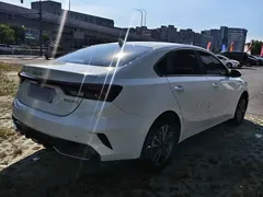 2023 Kia Cerato 1.5L CVT Luxury, белый — фото 9