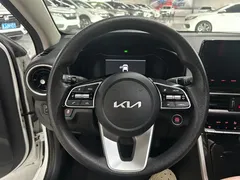 2021 Kia Cerato 1.5L CVT, белый — фото 4