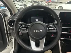 2021 Kia Cerato 1.5L CVT, белый — фото 3