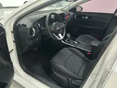 2021 Kia Cerato 1.5L CVT, белый — фото 4