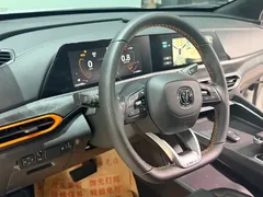 2022 Changan UNI-T 1.5T Premium Type, белый — фото 11