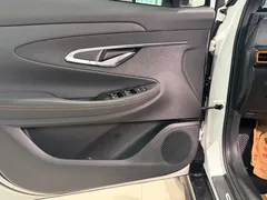 2022 Changan UNI-T 1.5T Premium Type, белый — фото 12