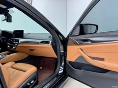 2021 BMW 5 Series Imported 530i M Sports Package — фото 13