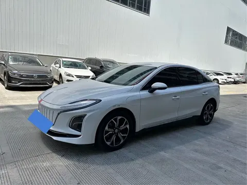 2024 Hongqi E-QM5 450km