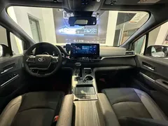 2021 Toyota Sienna 2.5L Hybrid Supreme, белый — фото 4