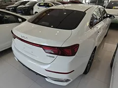 2021 Kia Cerato 1.5L CVT Fashion, белый — фото 7