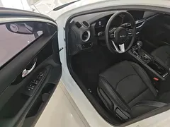 2021 Kia Cerato 1.5L CVT Fashion, белый — фото 16