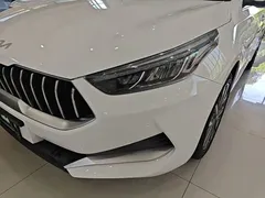 2021 Kia Cerato 1.5L CVT Fashion, белый — фото 24