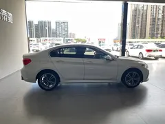 2022 BMW 1 Series 120i M Sport, белый — фото 7