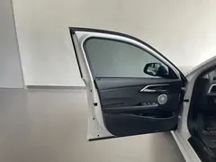 2022 BMW 1 Series 120i M Sport, белый — фото 10