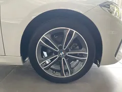 2022 BMW 1 Series 120i M Sport, белый — фото 30