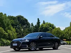 2021 Audi A8L 50 TFSI quattro, чёрный — фото 1