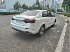 2021 Geely Emgrand 1.5L CVT, белый — фото 5