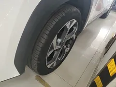 2023 Geely Atlas L 1.5TD DCT Premium, белый — фото 23