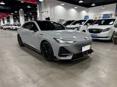 2022 Changan UNI-V 1.5T Sport — фото 3