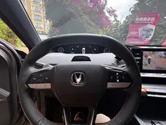 2022 Changan UNI-V 1.5T — фото 3
