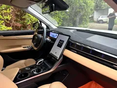 2023 Geely Atlas 1.5TD DCT, белый — фото 10