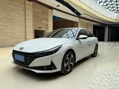 2022 Hyundai Elantra 1.5L CVT LUX Premium, белый — фото 1