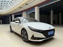2022 Hyundai Elantra 1.5L CVT LUX Premium, белый — фото 3