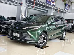 2021 Toyota Sienna 2.5L Hybrid Supreme, зелёный — фото 1