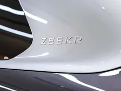 2025 Zeekr 9X Hyper 70kWh — фото 11
