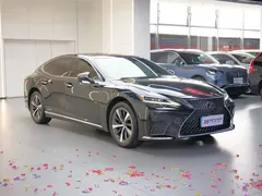 2021 Lexus LS 500h, чёрный — фото 3