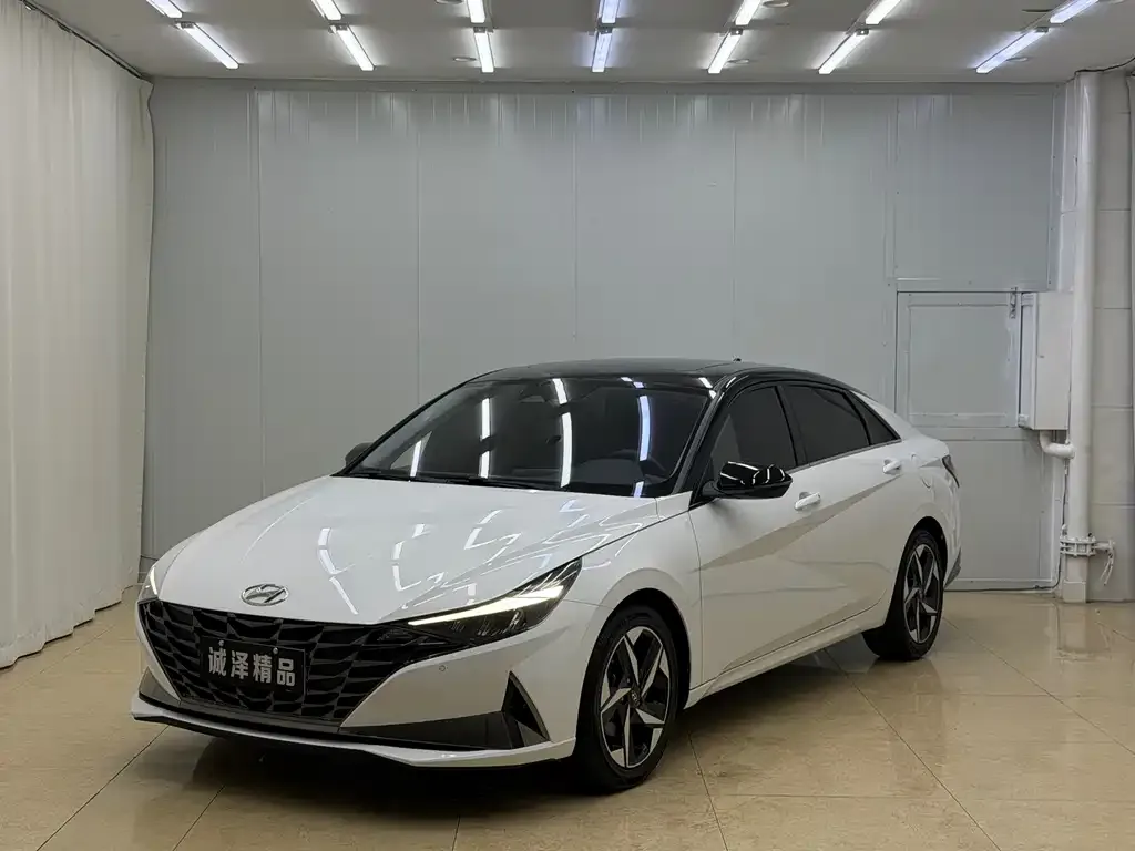 2022 Hyundai Elantra 1.5L CVT LUX Premium