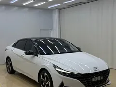 2022 Hyundai Elantra 1.5L CVT LUX Premium, белый — фото 3