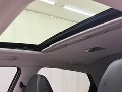 2022 Hyundai Elantra 1.5L CVT LUX Premium, белый — фото 17