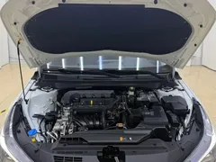 2022 Hyundai Elantra 1.5L CVT LUX Premium, белый — фото 18