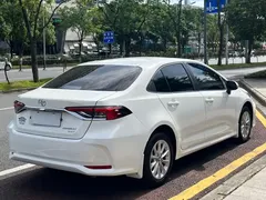 2021 Toyota Corolla 1.2T S-CVT Luxury, белый — фото 4