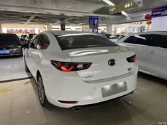 2022 Mazda 3 2.0L AT, белый — фото 6