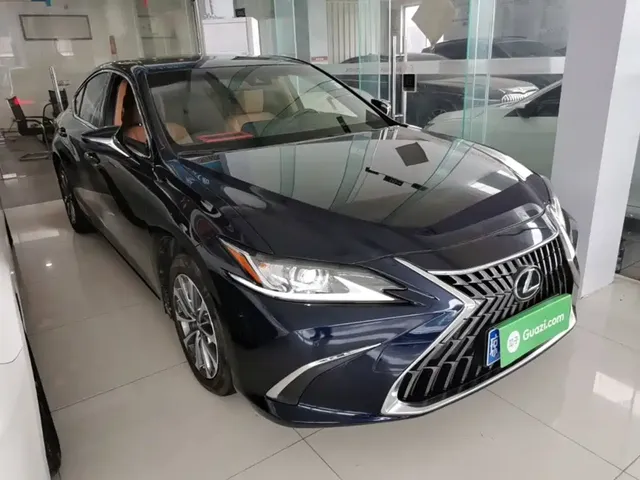2021 Lexus ES 200