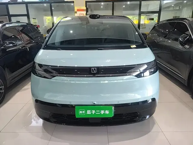 2025 Zeekr Mix Smart Driving