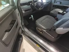 2025 Zeekr Mix Smart Driving, синий — фото 16