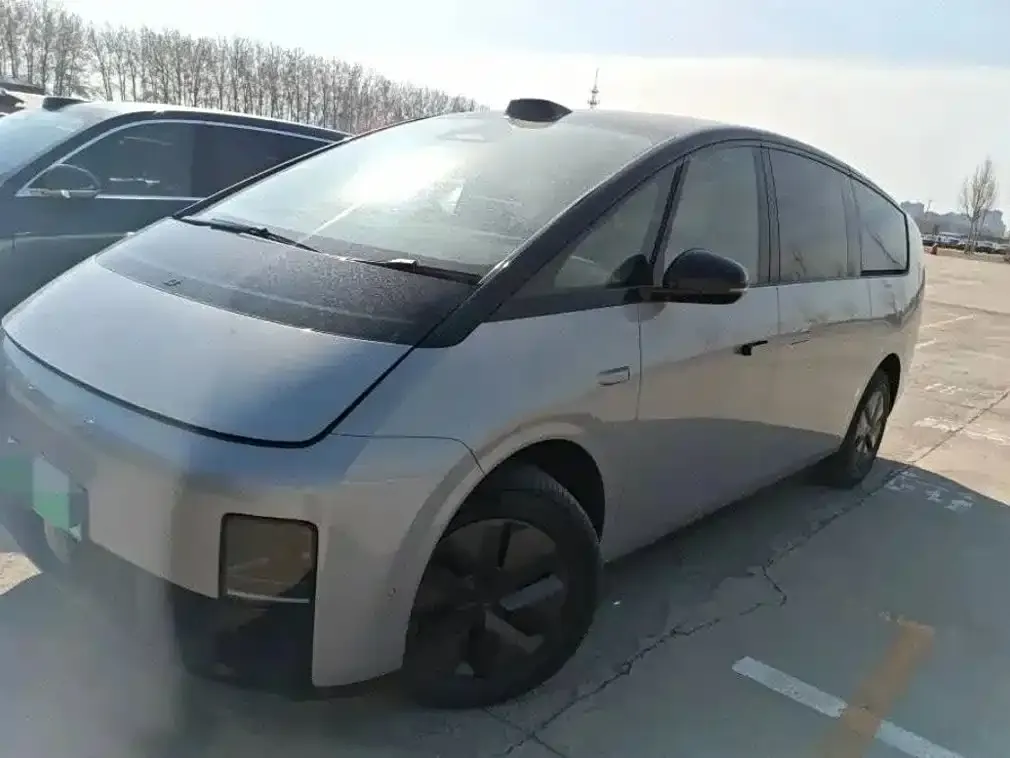 2024 Li Auto MEGA Ultra